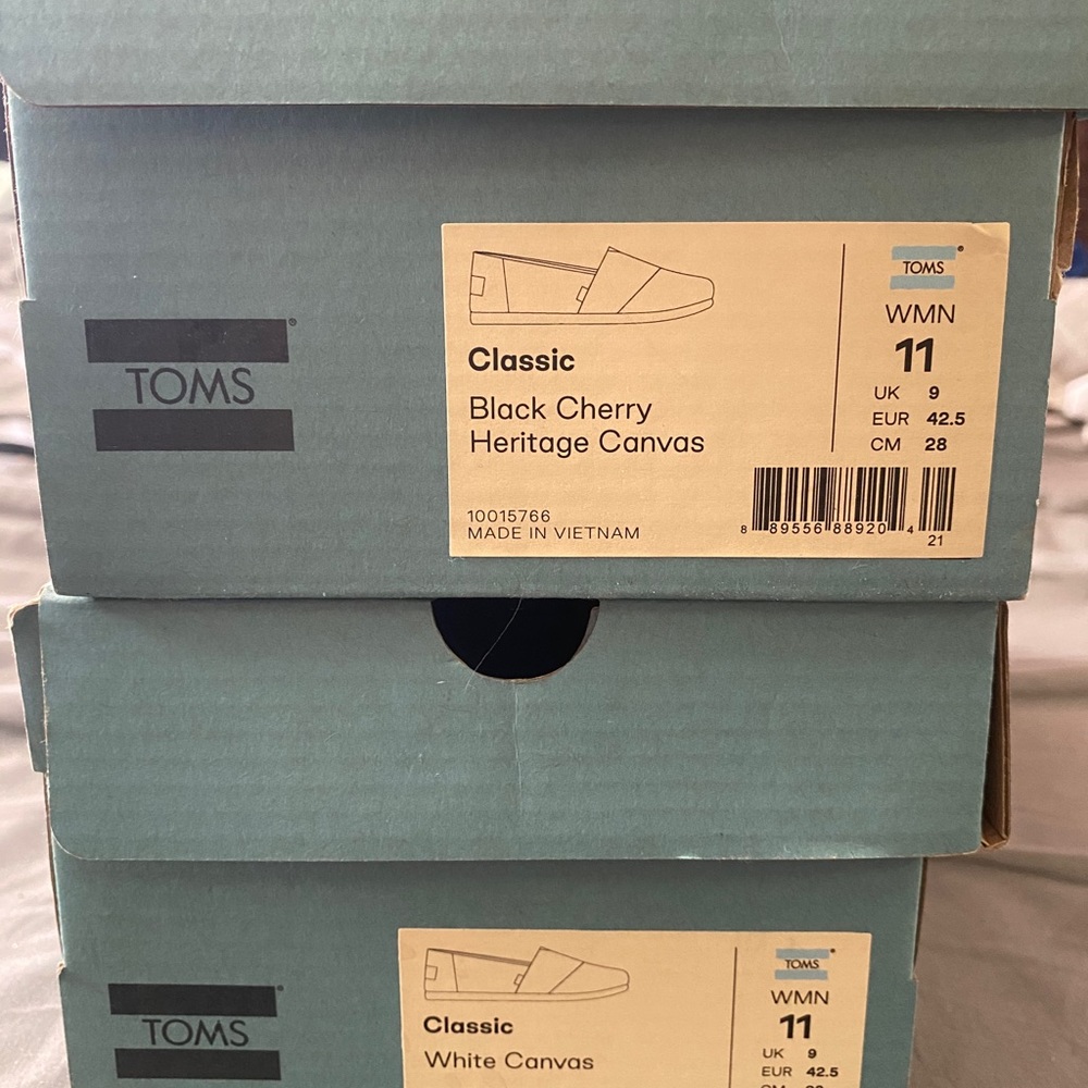 Brand new Toms. Size 11 Women’s